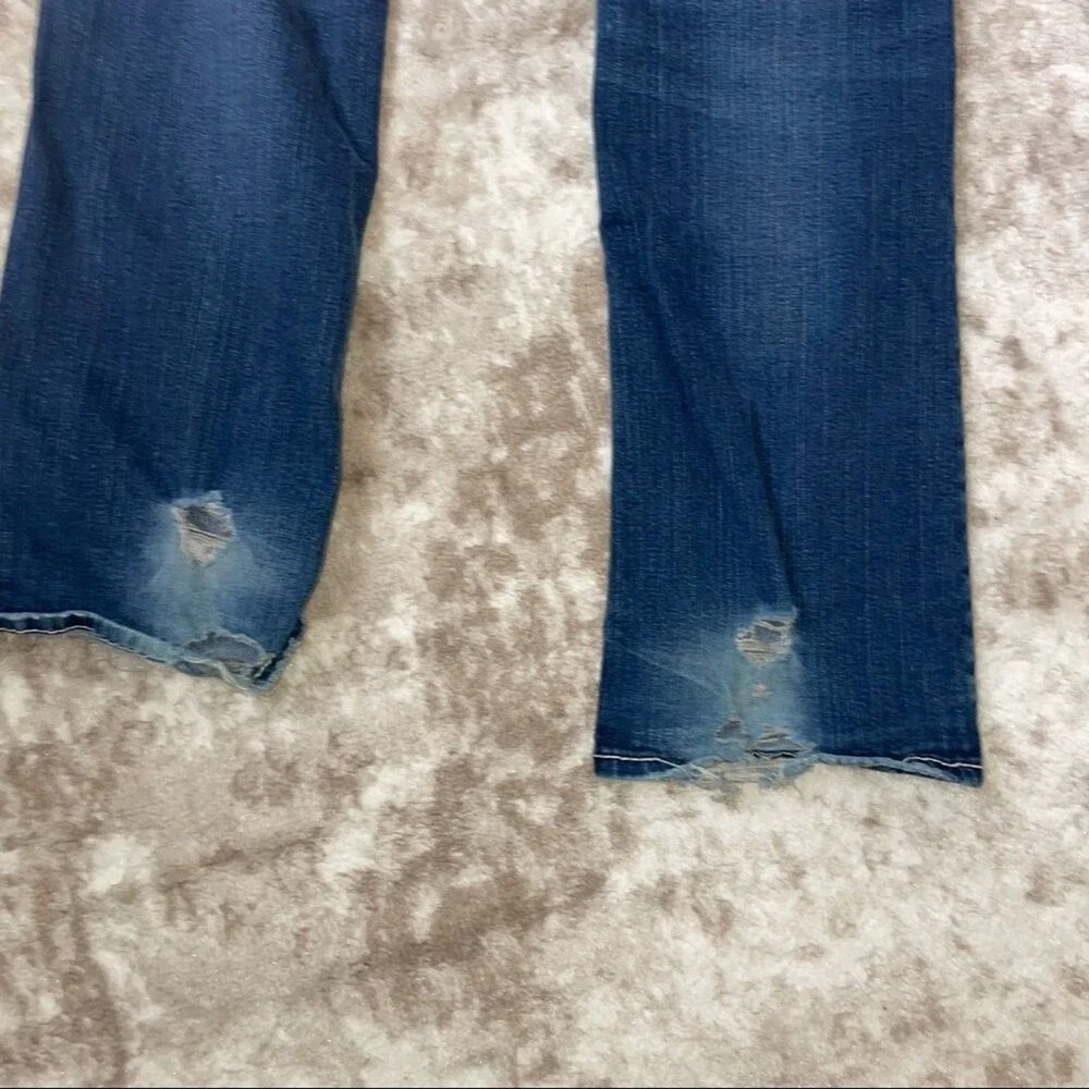 Silver brand Suki bootcut Fluid denim mid rise SZ 31"X 33" holes in bottom - Picture 8 of 8